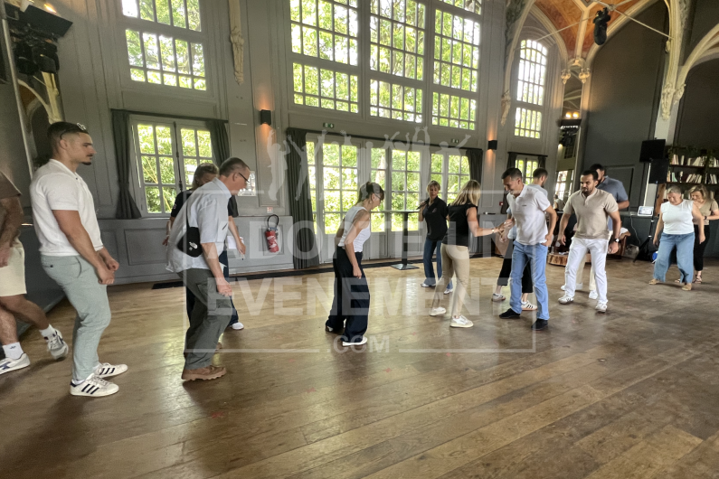 BEA CONCEPTION STRONGER TOGETHER BEAT IT CHALLENGE DE DANSE LUDIQUE SPECIAL TEAM BUILDING | adopte-un-evenement