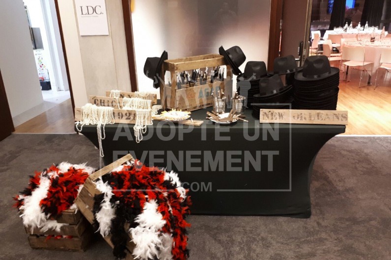 BEA CONCEPTION DECORATION A THEME PROHIBITION DECO OBJETS ANIMATION SOIREE EVENEMENT | adopte-un-evenement