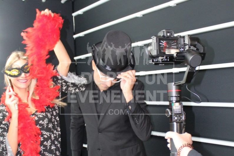 ANIMATION PHOTO VIDEO SOIREE EVENEMENTIEL FASHION BOX ANIMATION SOIREE CLASSE CHIC CLIP | adopte-un-evenement ANIMATION PHOTO VIDEO SOIREE EVENEMENTIEL FASHION BOX ANIMATION SOIREE CLASSE CHIC CLIP | adopte-un-evenement