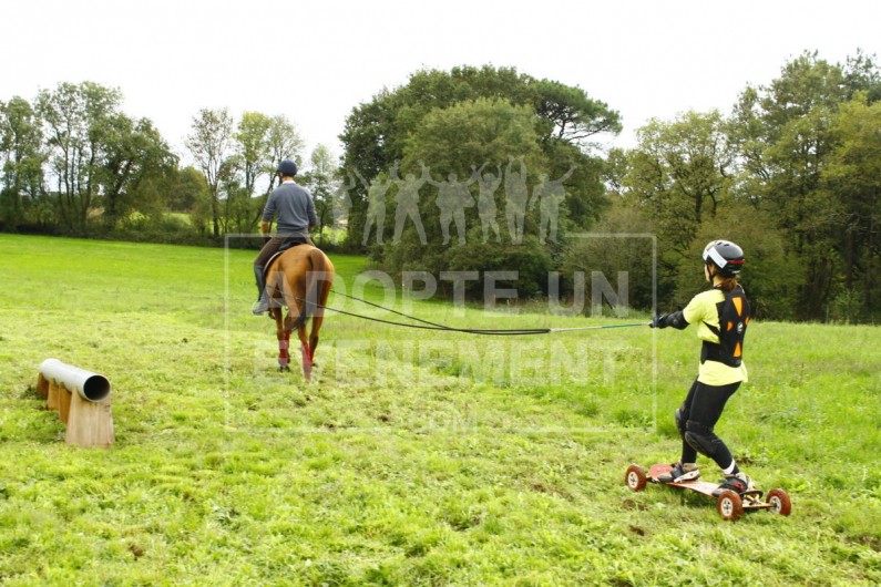 INITIATION AU ROLLER JOERING activite team building ludique | adopte-un-evenement