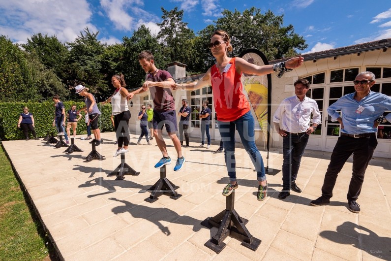 CHALLENGE ROBINSON TEAM BUILDING POTEAUX ACTIVITÉS ÉPREUVES AVENTURIERS | adopte-un-evenement