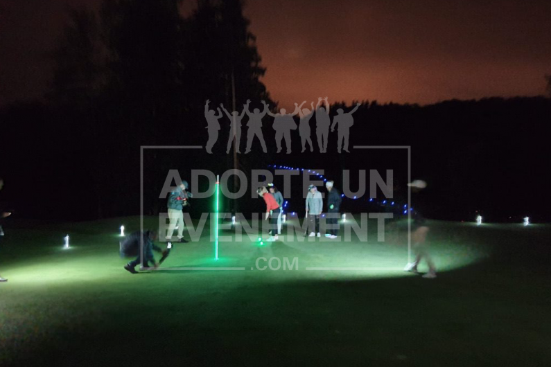 GOLF NUIT NIGHT PRACTICE LUMINEUX SOIRÉE DRAPEAUX | adopte-un-evenement