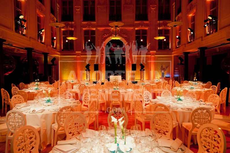 ANIMATION SOIREE EVENEMENTIEL HOTEL PARTICULIER PARIS LUXE SOIREE GALA PLACE VENDOME | adopte-un-evenement