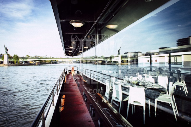 SOIREE DE GALA EVENEMENT ENTRISE DINER CROISIERE | adopte-un-evenement