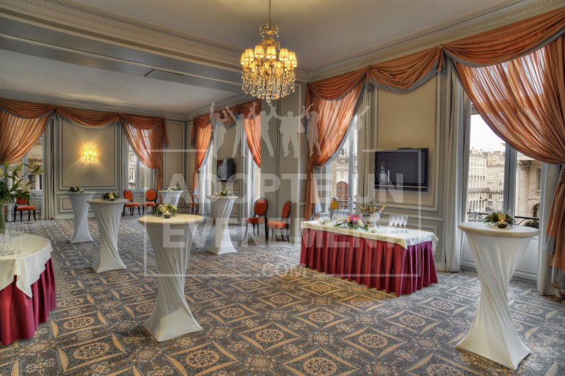 HOTEL 5 ETOILES BORDEAUX EVENEMENTS REUNION STREAMING CONVENTION ET EVENEMENT HYBRIDE STUDIO TV | adopte-un-evenement