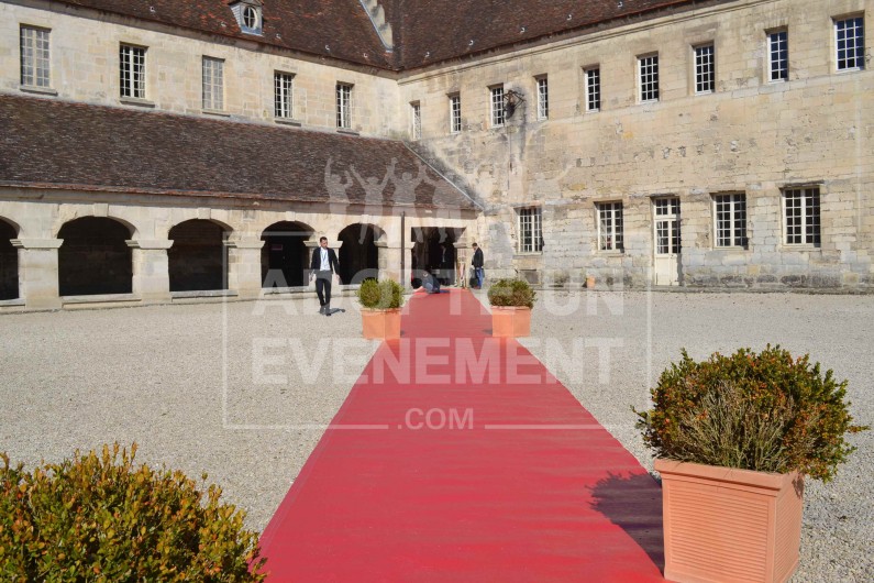 ABBAYE ROYAL DE MONCEL ESPACE EVENEMENT REUNION GARDEN PARTY SEMINAIRE ET JOURNEE D'ETUDE | adopte-un-evenement