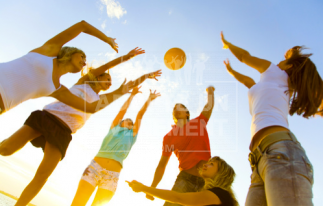 BEA CONCEPTION CHALLENGE BEACH GAME FRISBEE SUR CIBLE COURSE DE CHANTIER SKI SUR TABLE JONGLAGE FOOT CORNHOLE BEACH VOLLEY | adopte-un-evenement