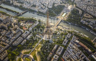 TRANSPORT EN HELICOPTERE CADEAU RECOMPENSE VOL INCENTIVE DECOUVERTE DE PARIS ET SA REGION | adopte-un-evenement