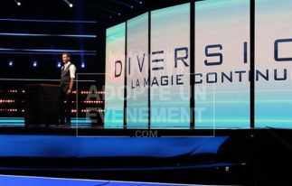 MAGICIEN PICKPOCKET INCROYABLE TALENT MENTALISTE ARTISTE SPECTACLE | adopte-un-evenement