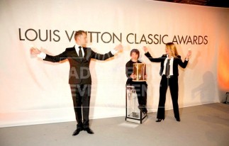 BEA CONCEPTION ARTISTE PERFORMER PICKPOCKET 
INTERACTION HUMOUR ELEGANCE | adopte-un-evenement