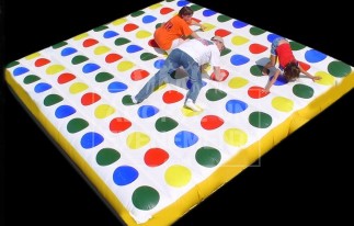 TWISTER GEANT XXL STRUCTURE GONFLABLE ANIMATION LUDIQUE | adopte-un-evenement