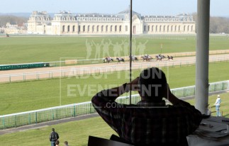 HIPPODROME CHANTILLY REUNION EVENMENT LANCEMENT CONVENTION CONFERENCE PRESENTATION DE PRODUIT COURSE DE CHEVAUX | adopte-un-evenement