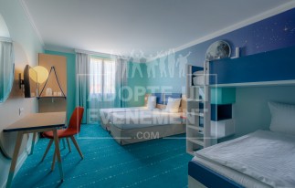 GRAND MAGIC HOTEL LIEU TENDANCE DISNEY MAGNY LE HONGRE | adopte-un-evenement